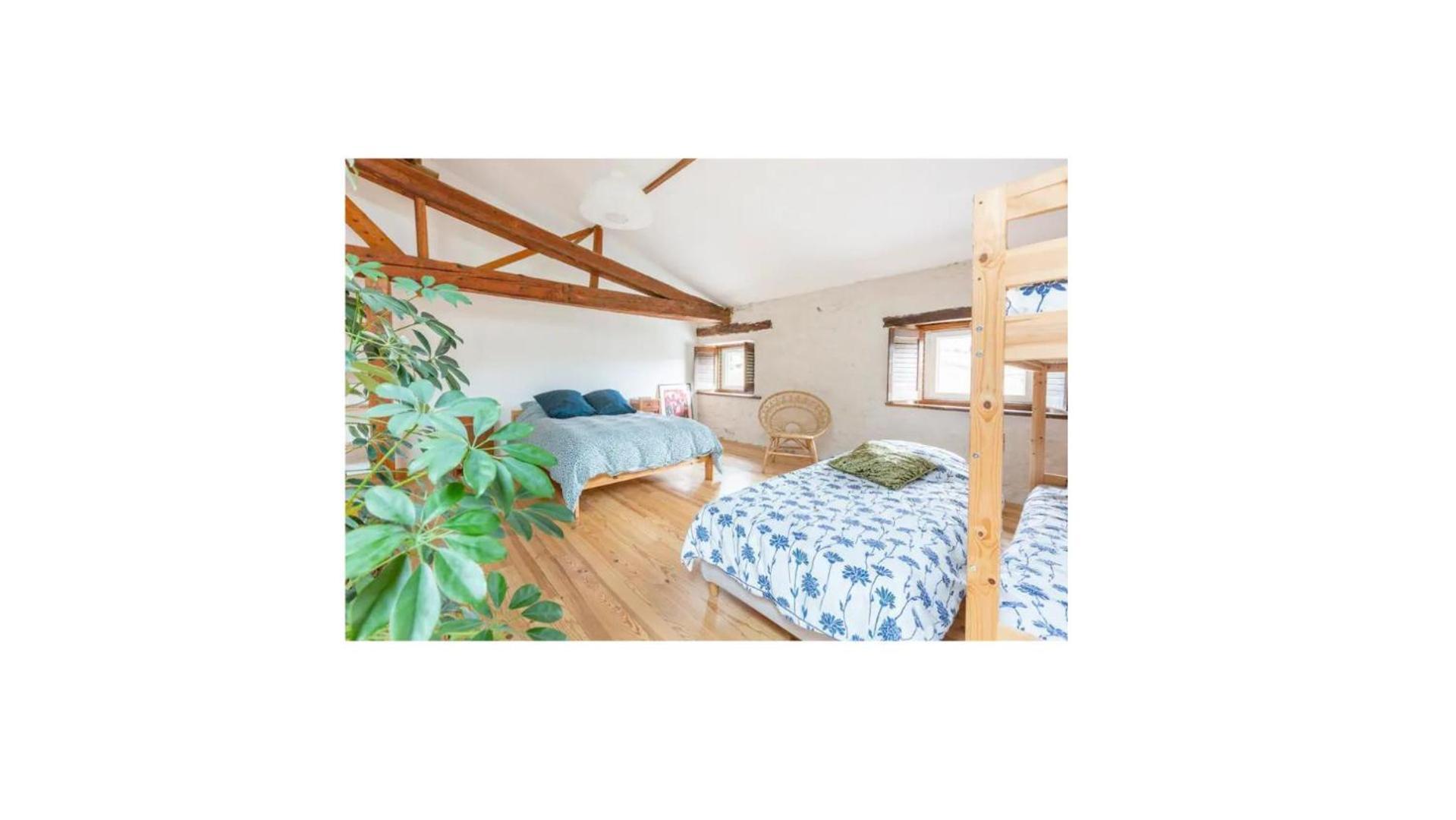 Chambre Triple Deluxe - Gite De La Louve Fougax-et-Barrineuf Екстериор снимка